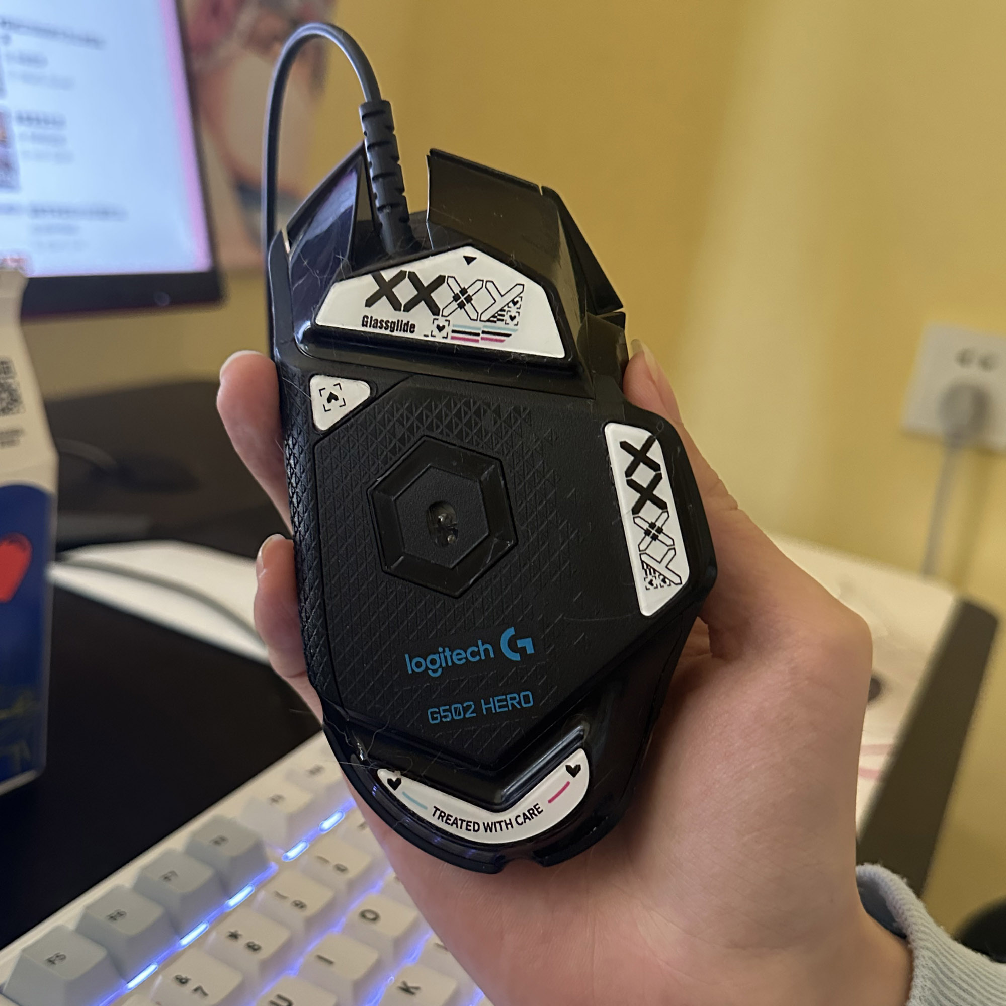 強化ガラスフットパッドは、Logitech G502/G50 - Logitech Mouse G502 のレビューと価格